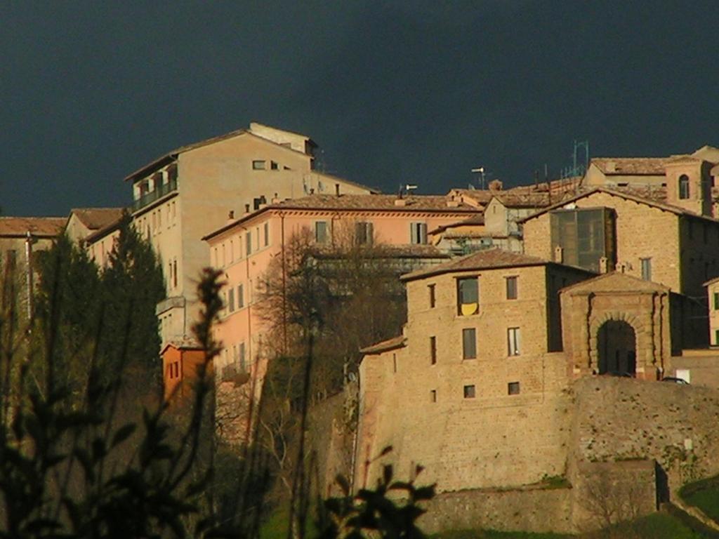 B&B Caselunghe Camerino Bagian luar foto