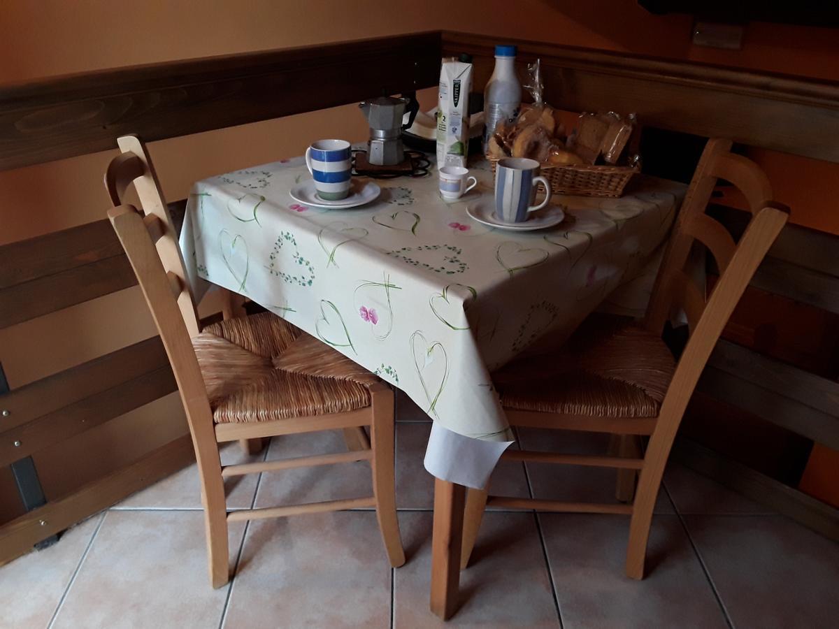 B&B Caselunghe Camerino Bagian luar foto