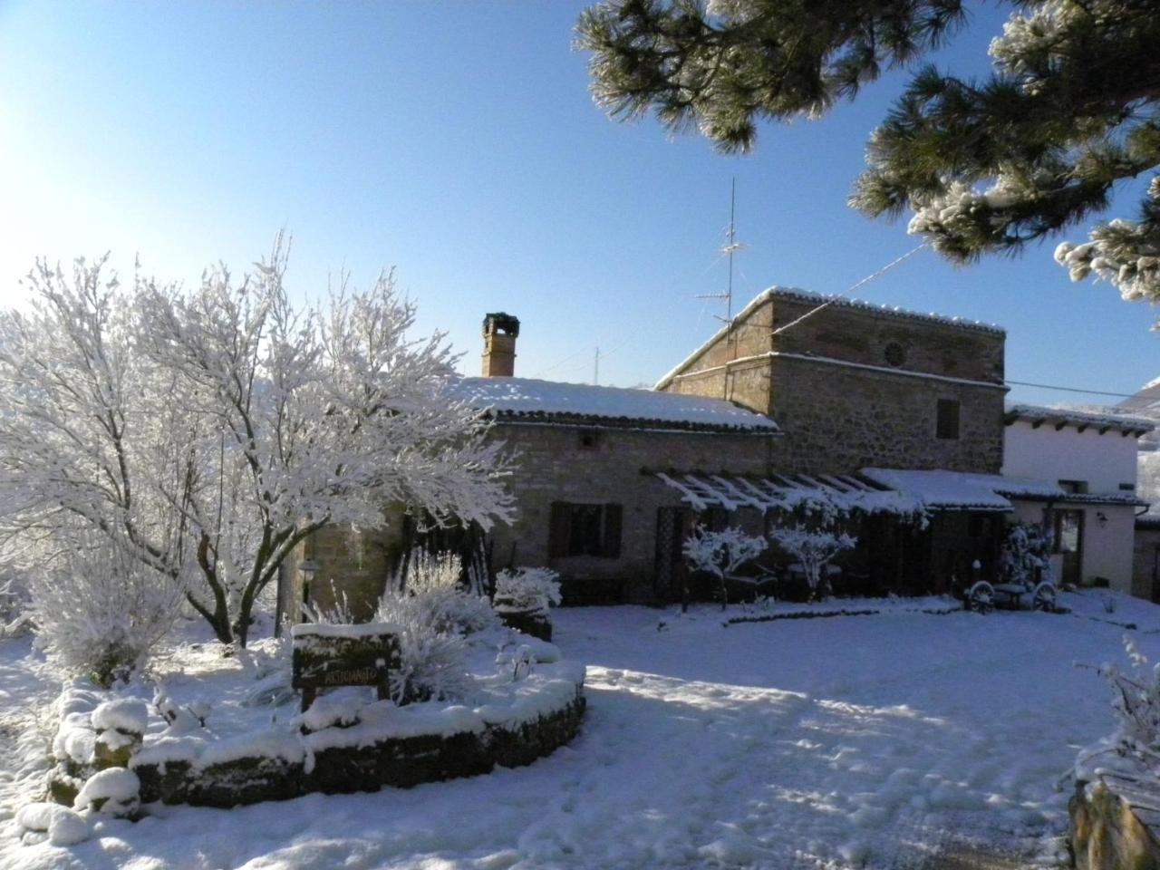 B&B Caselunghe Camerino Bagian luar foto