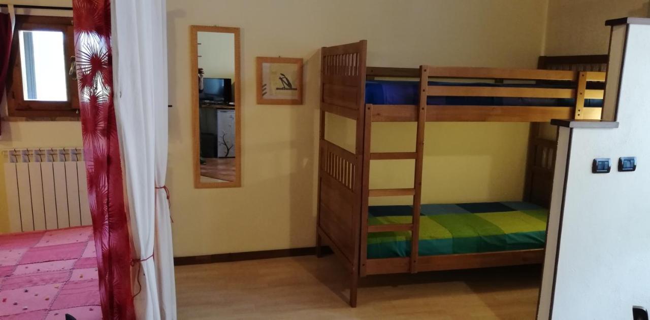 B&B Caselunghe Camerino Bagian luar foto